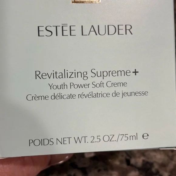 Estee Lauder Revitalizing Supreme+ Youth Power Soft Creme - Cream - Picture 5 of 5